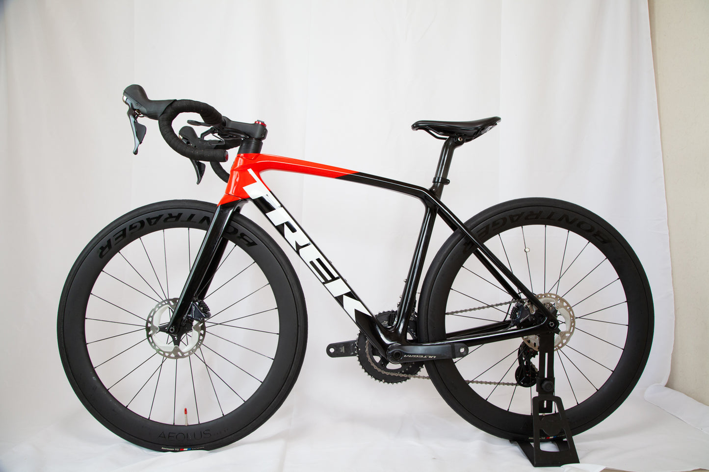 【認定中古車】TREK Emonda SL 6 Disc Trek Black/Radioactive Red 52サイズ