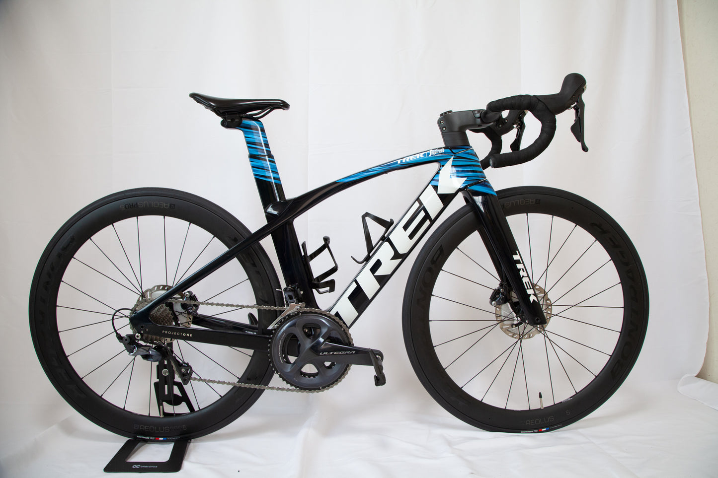 【認定中古車】TREK Madone SLR 6 Gen 6 Navy Carbon Smoke/Blue 47サイズ