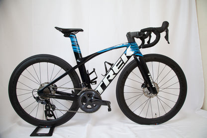 【認定中古車】TREK Madone SLR 6 Gen 6 Navy Carbon Smoke/Blue 47サイズ