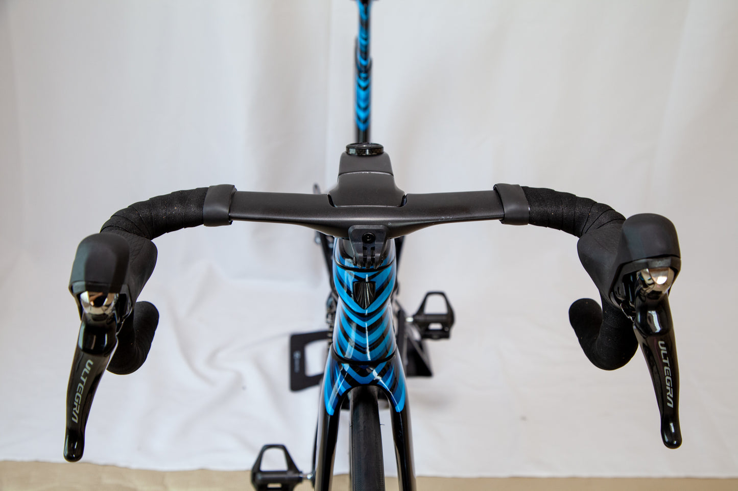 【認定中古車】TREK Madone SLR 6 Gen 6 Navy Carbon Smoke/Blue 47サイズ